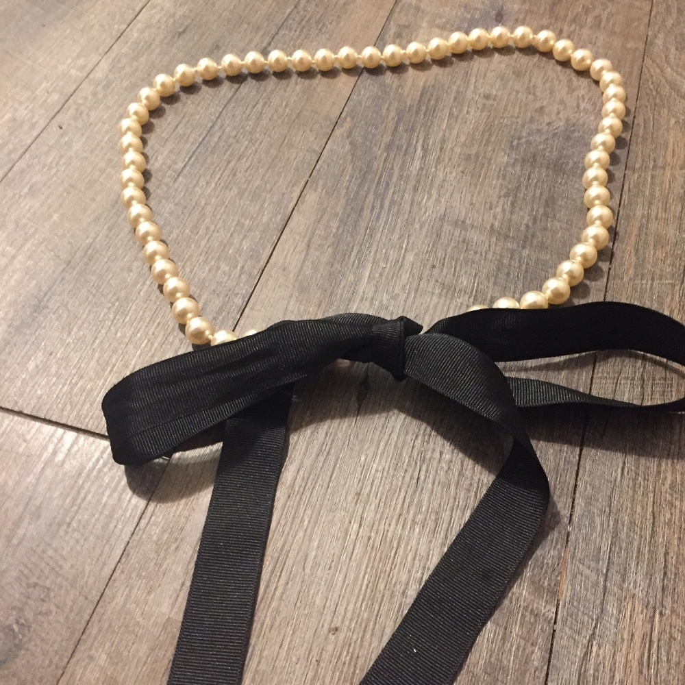 Women’s decorative bead belt